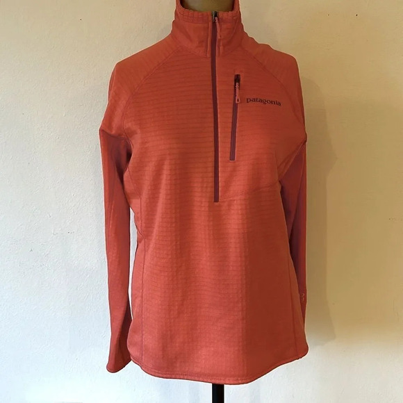Patagonia sz S salmon pink retool 1/2 zip w/ zip pocket great pre owned cond - Picture 1 of 10